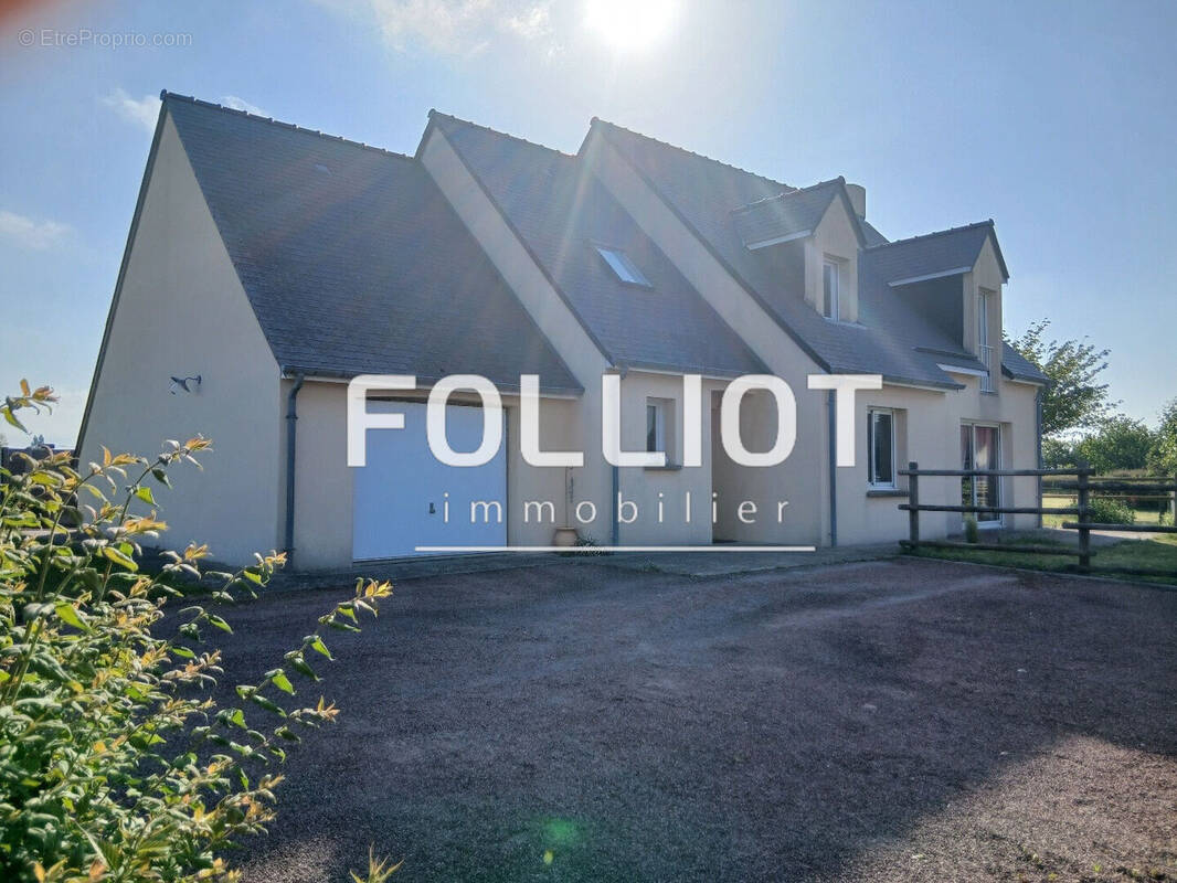 Maison à AGON-COUTAINVILLE