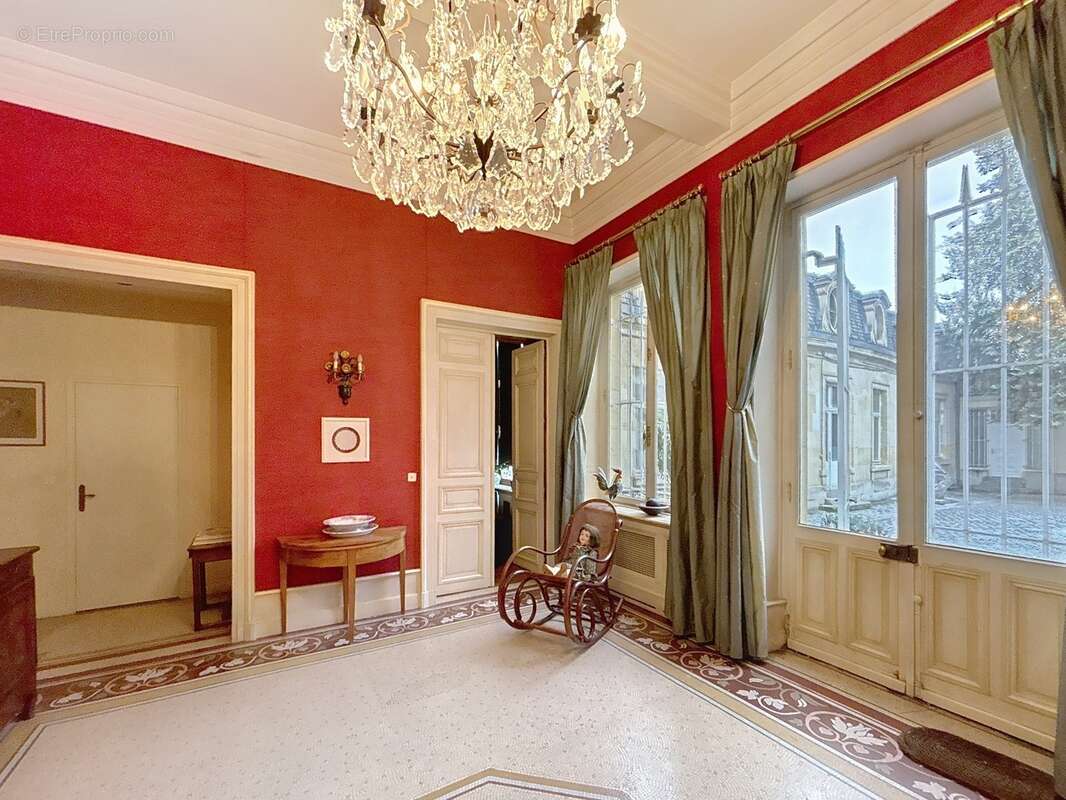 Appartement à vendre 7 pièces, jardin et parkings REIMS (51) - photo 24