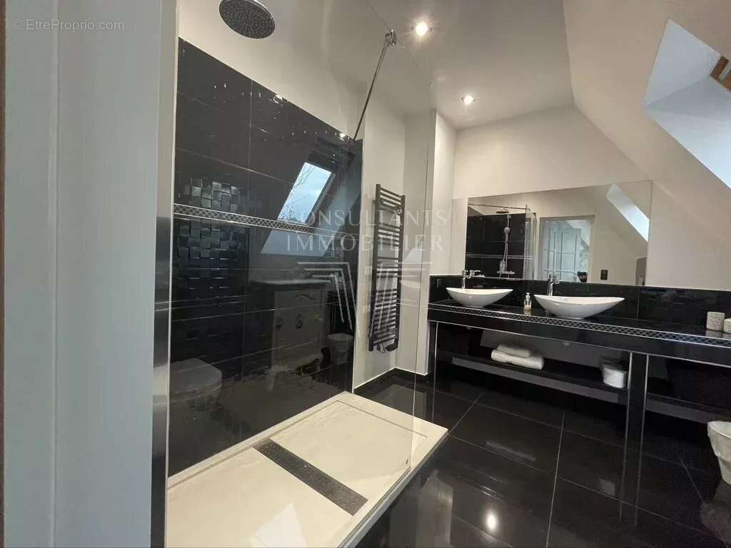 Trouville sur mer residentiel. maison 5 chambres jardin et garage. - photo 19