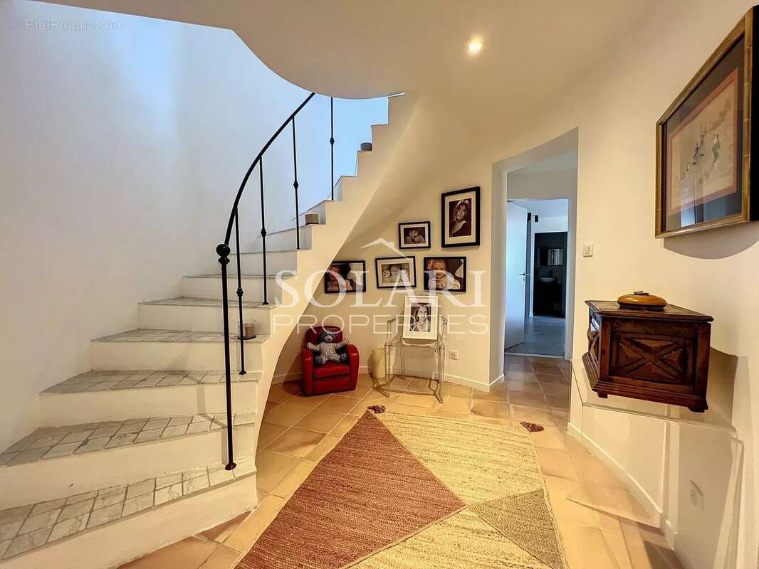 Maison à THEOULE-SUR-MER