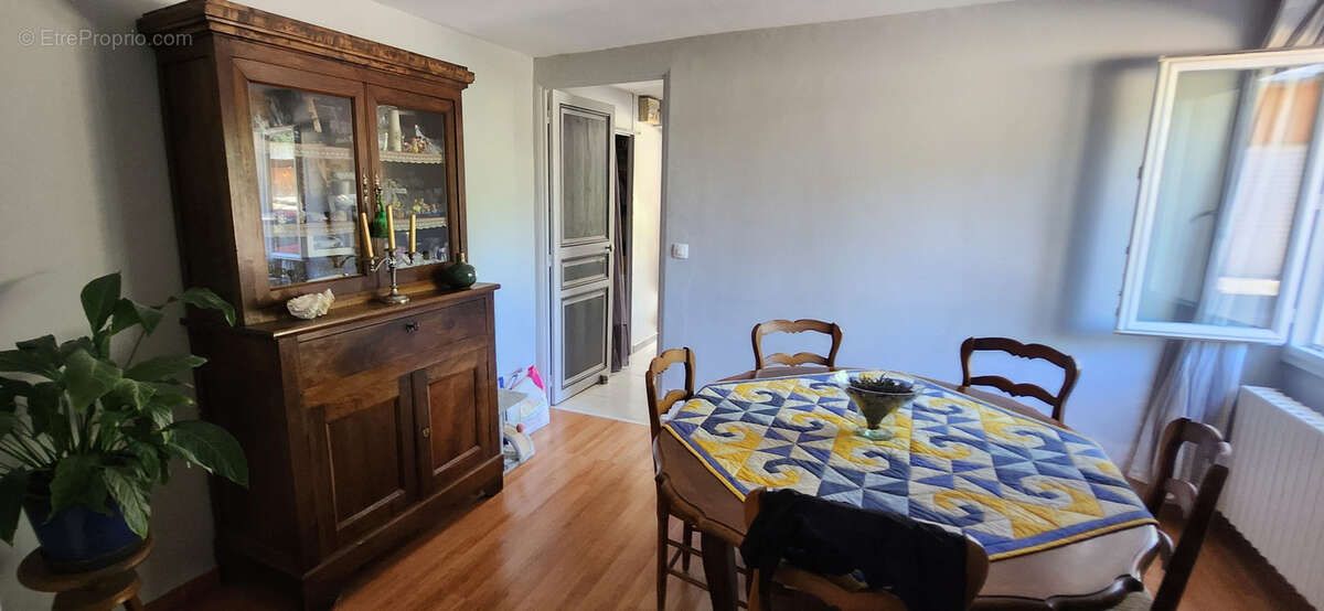 Maison à MALIJAI