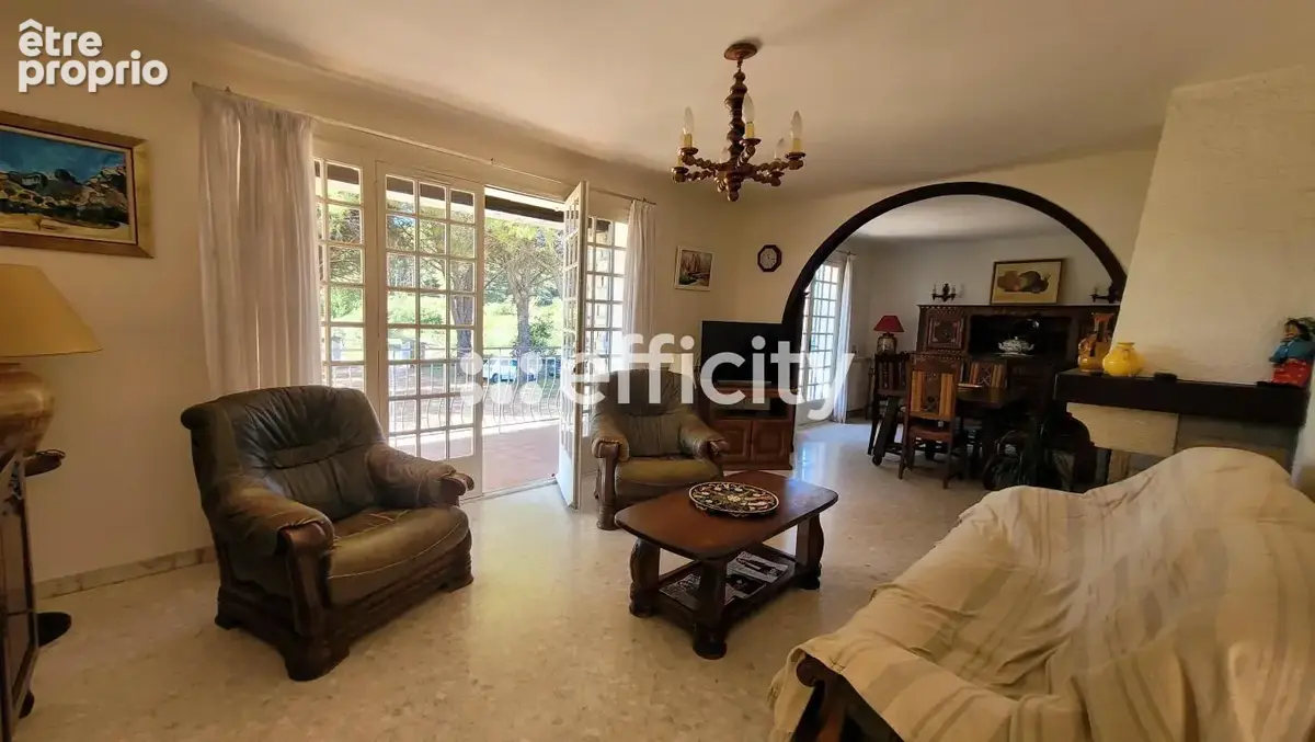 Maison 5 pièces 146 m² à vendre à Le Beausset (83330) - photo 8
