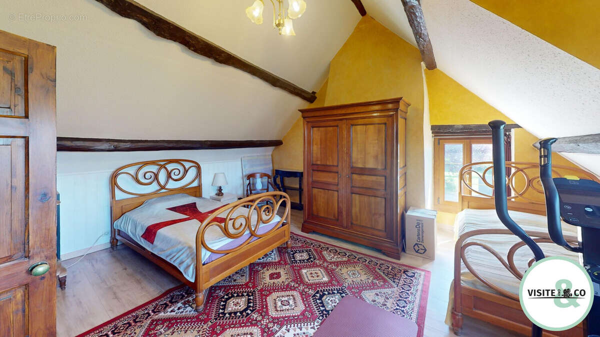 Maison à MENIL-HERMEI