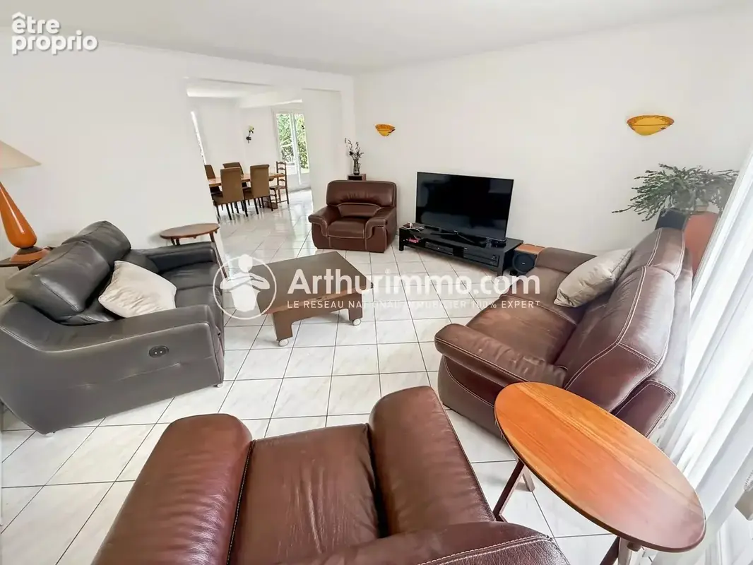 Maison 173 m² à Saint-Germain-Les-Corbeil  - photo 3