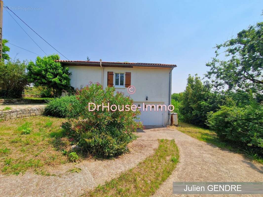 Maison à CHEF-BOUTONNE