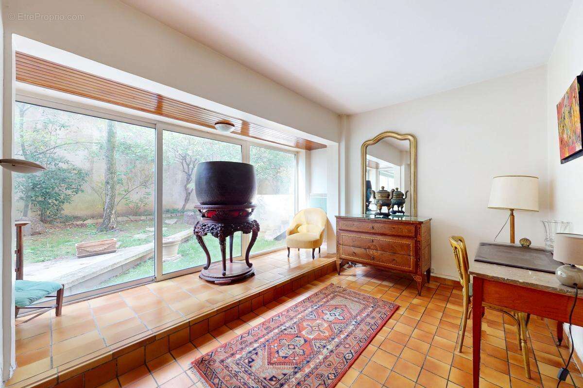 Appartement à PARIS-14E