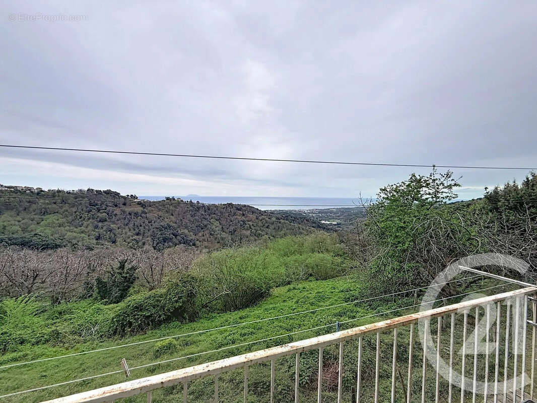 Appartement à VELONE-ORNETO