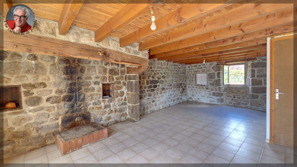 Maison à JAUNAC