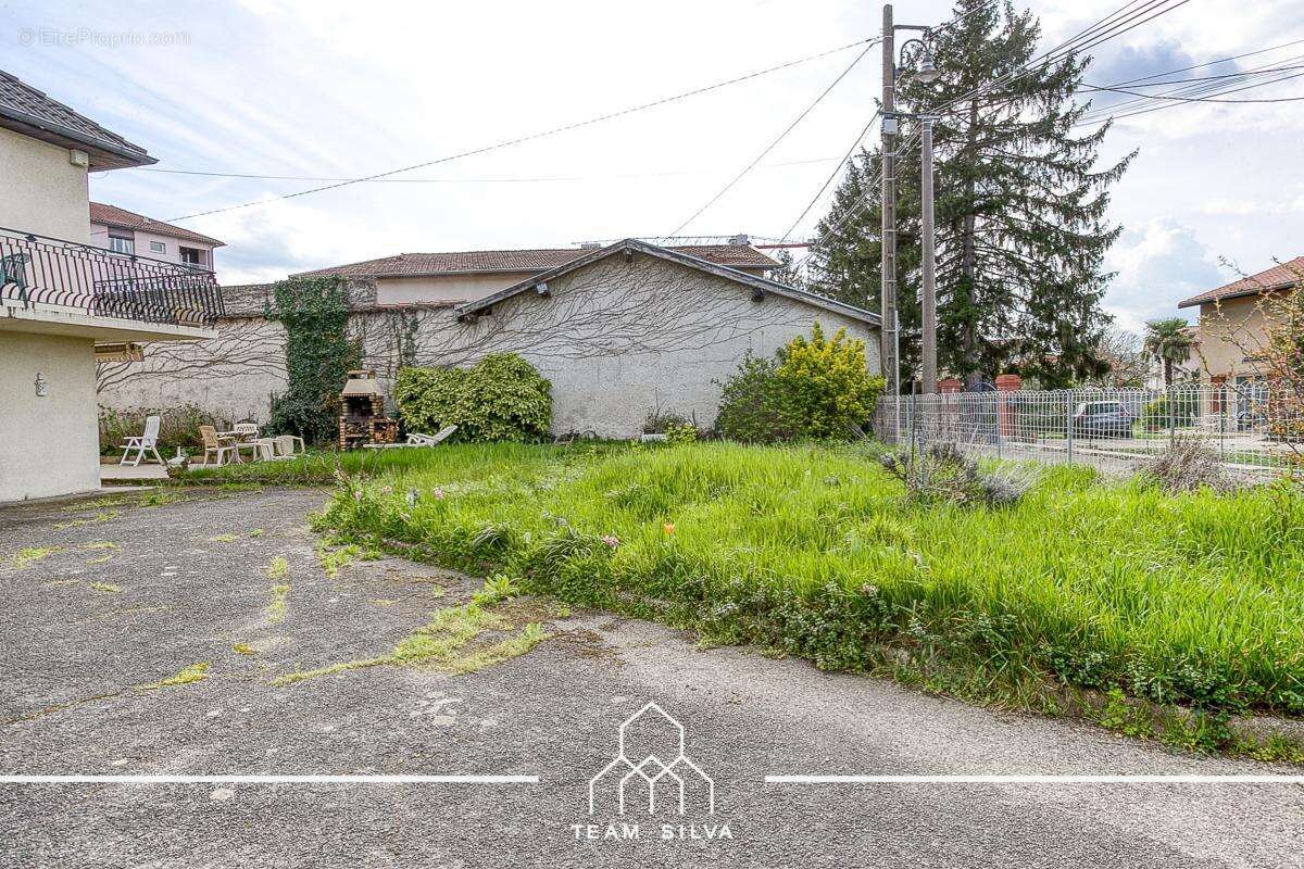 Maison à SEREZIN-DU-RHONE