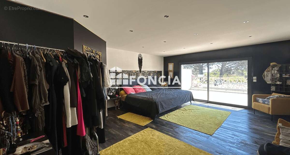 Aigues mortes. villa d'exception – 318 m² – prestations haut de gamme – studio indépendant – piscine - photo 7