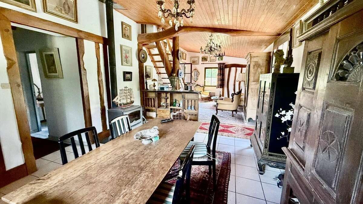 Maison à LUXEY