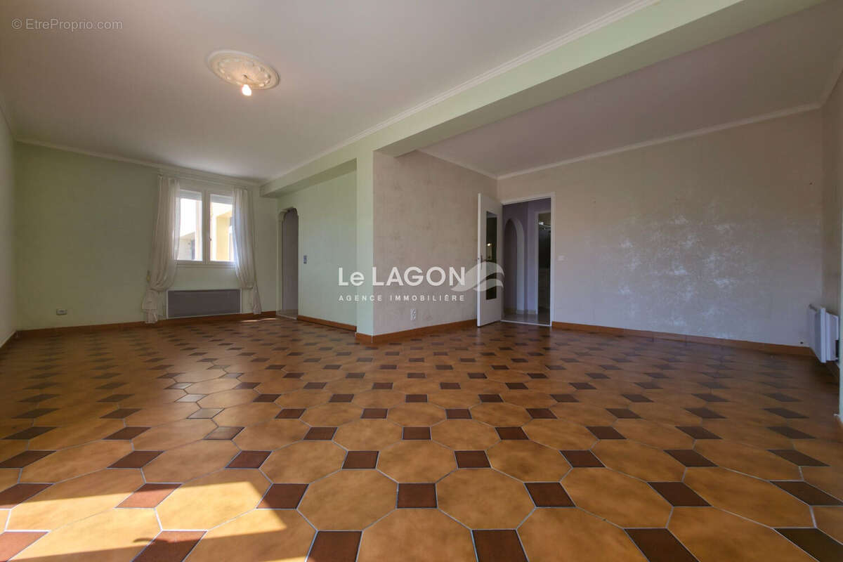 Maison 105 m² à Canet-En-Roussillon  - photo 2