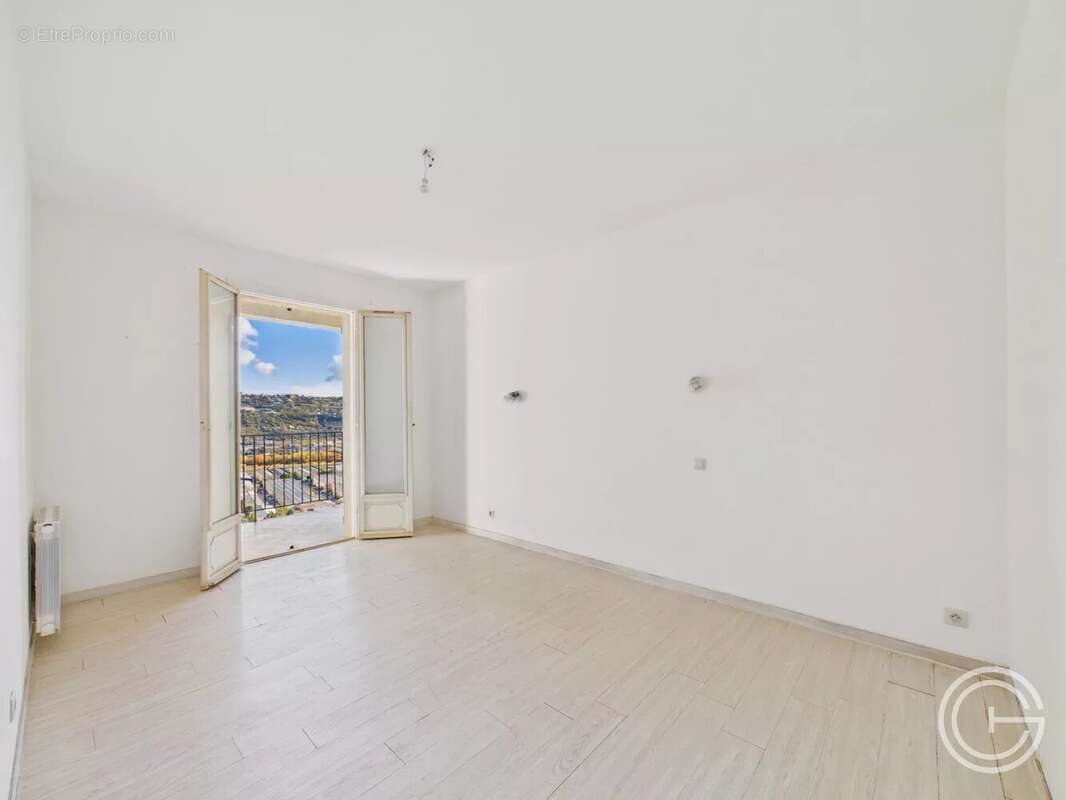 VILLA 5 pièces 134m² + Terrain 3.174m² - Moyenne Corniche des Pugets - SAINT LAURENT DU VAR - photo 14