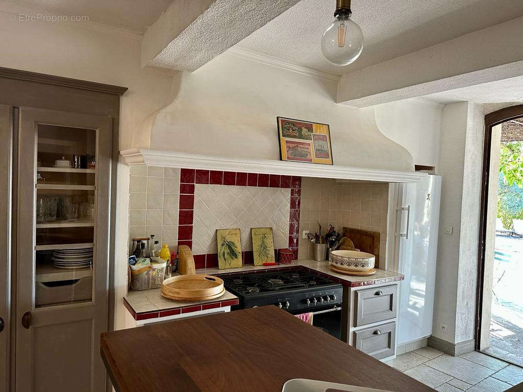 Maison à CAMARET-SUR-AIGUES