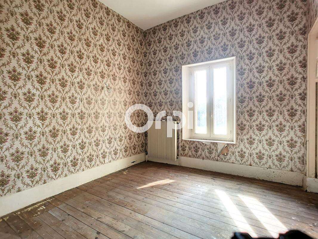 Maison à NERIS-LES-BAINS