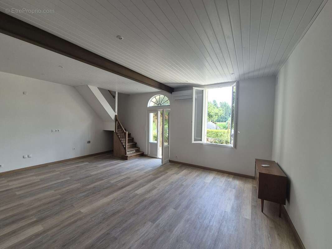 Maison 190 m² à Sainte-Terre  - photo 6