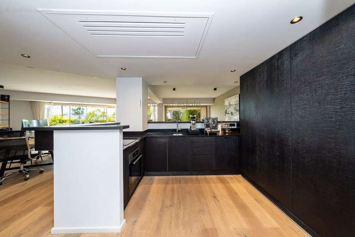 Exclusivite - cannes - pointe croisette - rdj vue mer 168 m² - photo 15