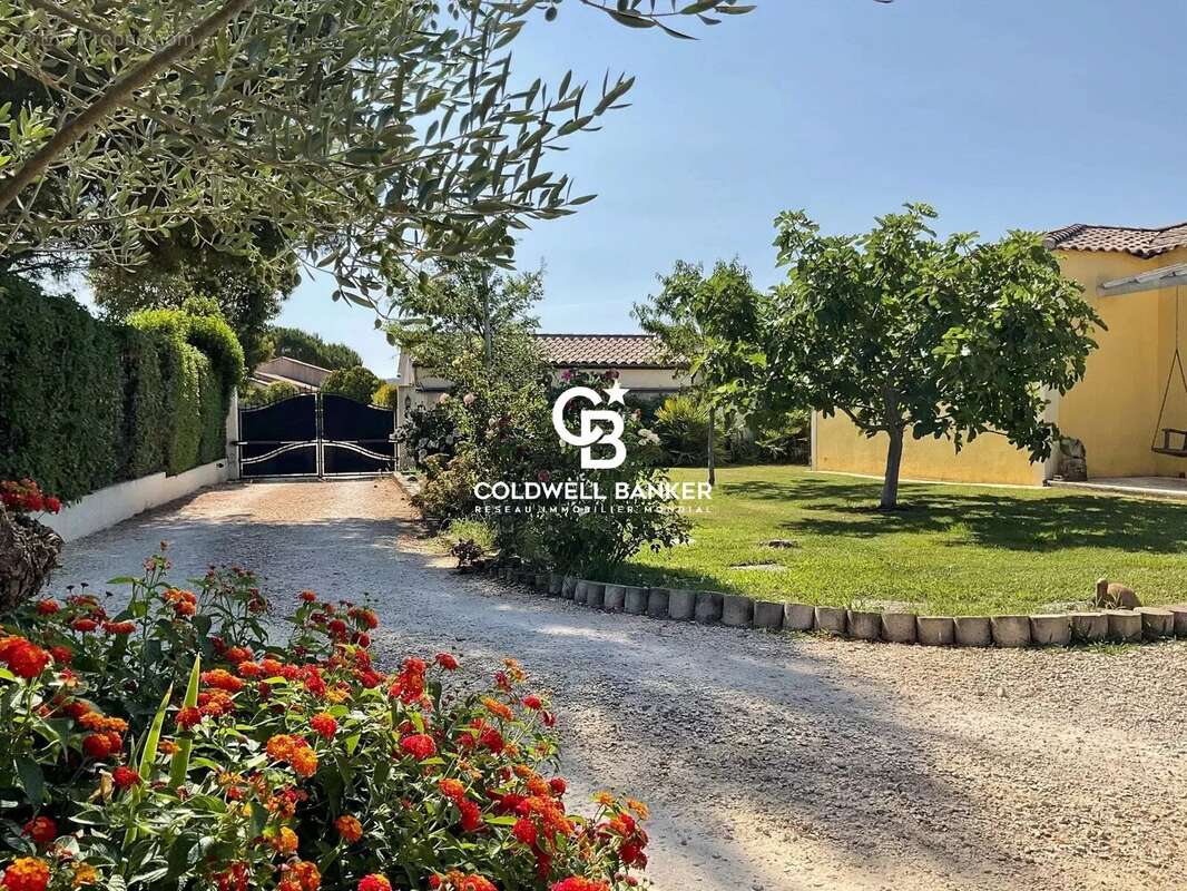 Villa provençale avec piscine et garage 83210 Solliès- Pont - photo 3