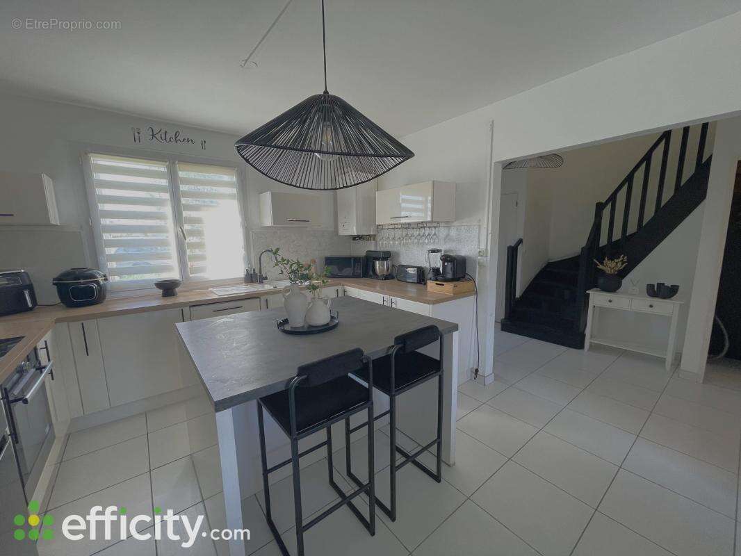 Maison à SAINT-SEURIN-SUR-L&#039;ISLE