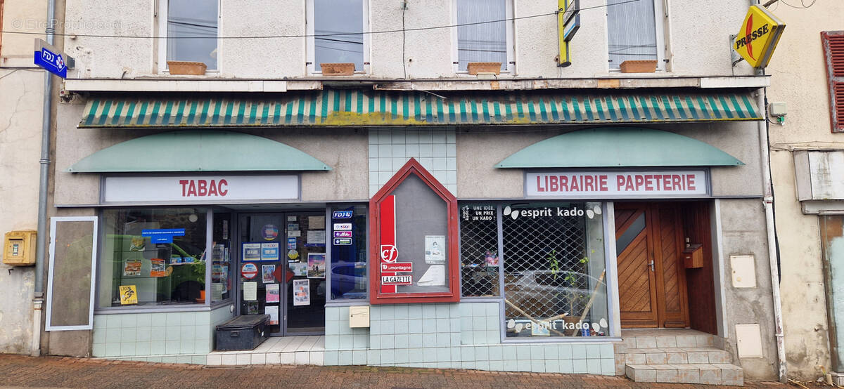 Commerce à COURPIERE