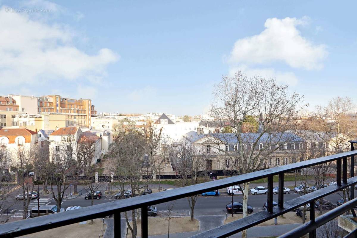 Appartement à NEUILLY-SUR-SEINE