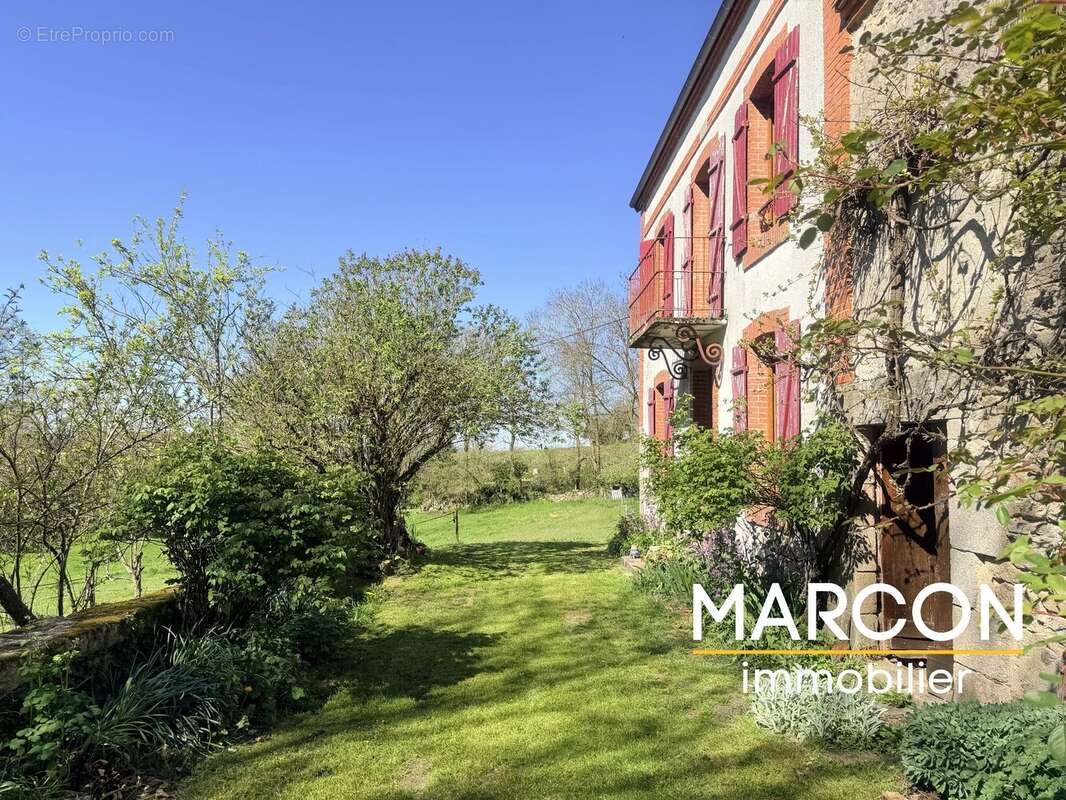 Maison à CHAMPSANGLARD