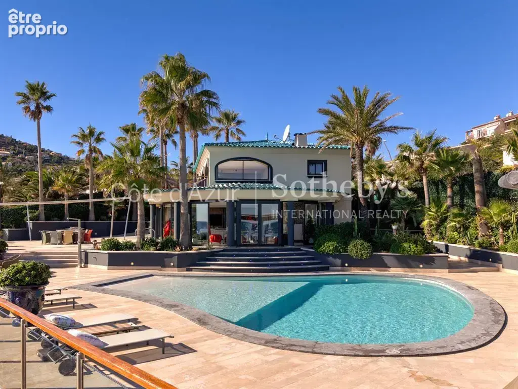 Saint Raphaël Anthéor, villa contemporaine pieds dans l’eau sur la Corniche d’Or - photo 4