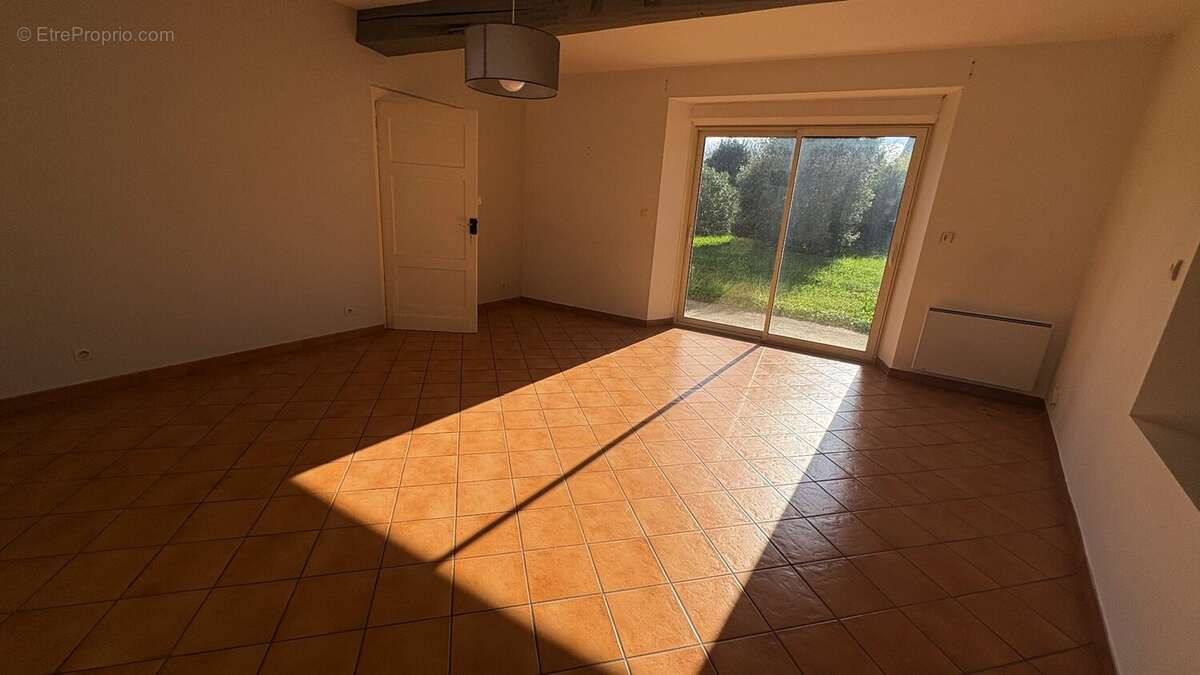 Maison à MONTAIGUT-SUR-SAVE