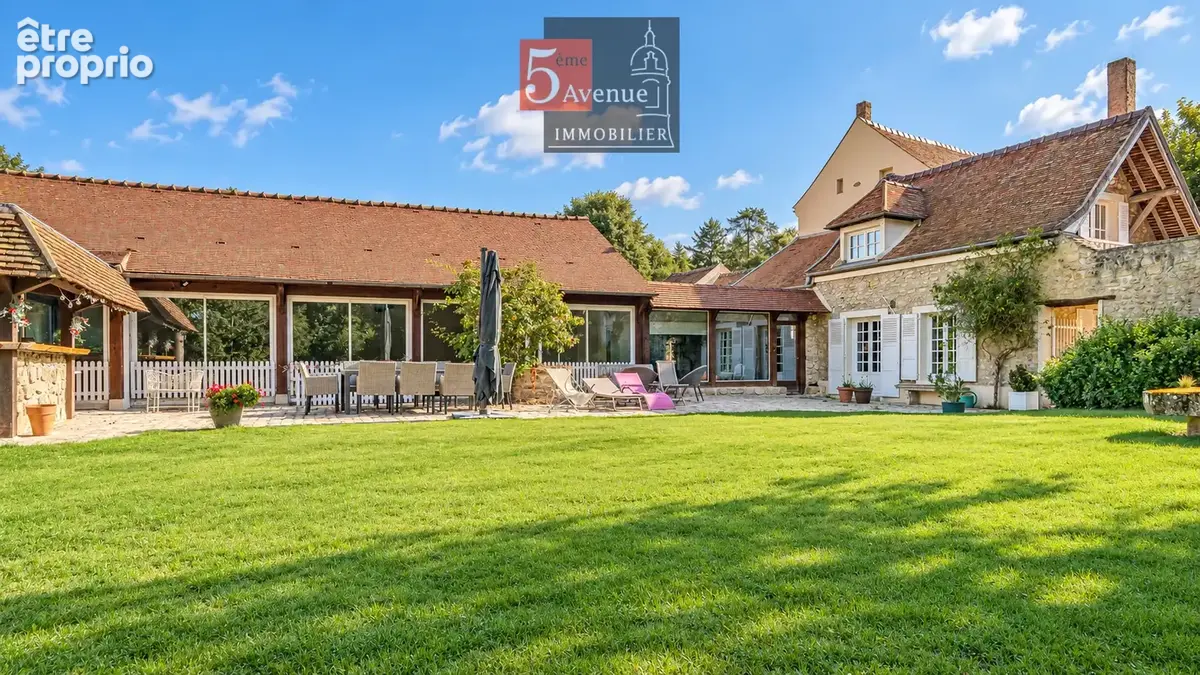 À vendre. Propriété ancienne en pierre de 400m2 avec piscine intérieure - photo 4