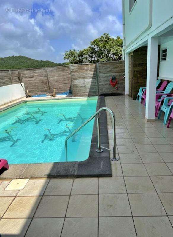 Appartement à SAINTE-LUCE