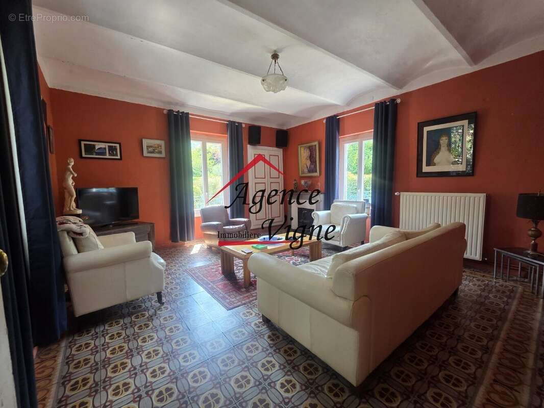 Maison de caractère avec jardin - photo 2