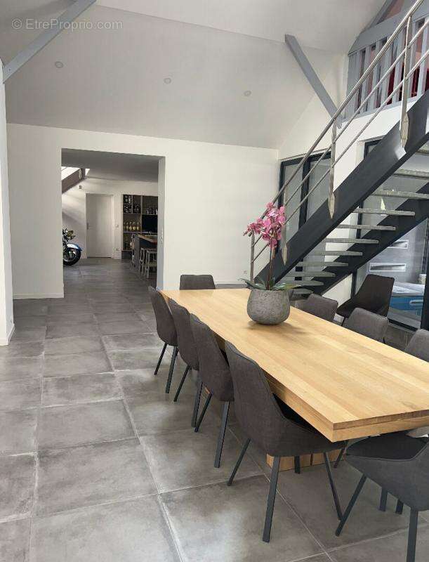 Maison Tours 10 pièce(s) 370 m2 - photo 4