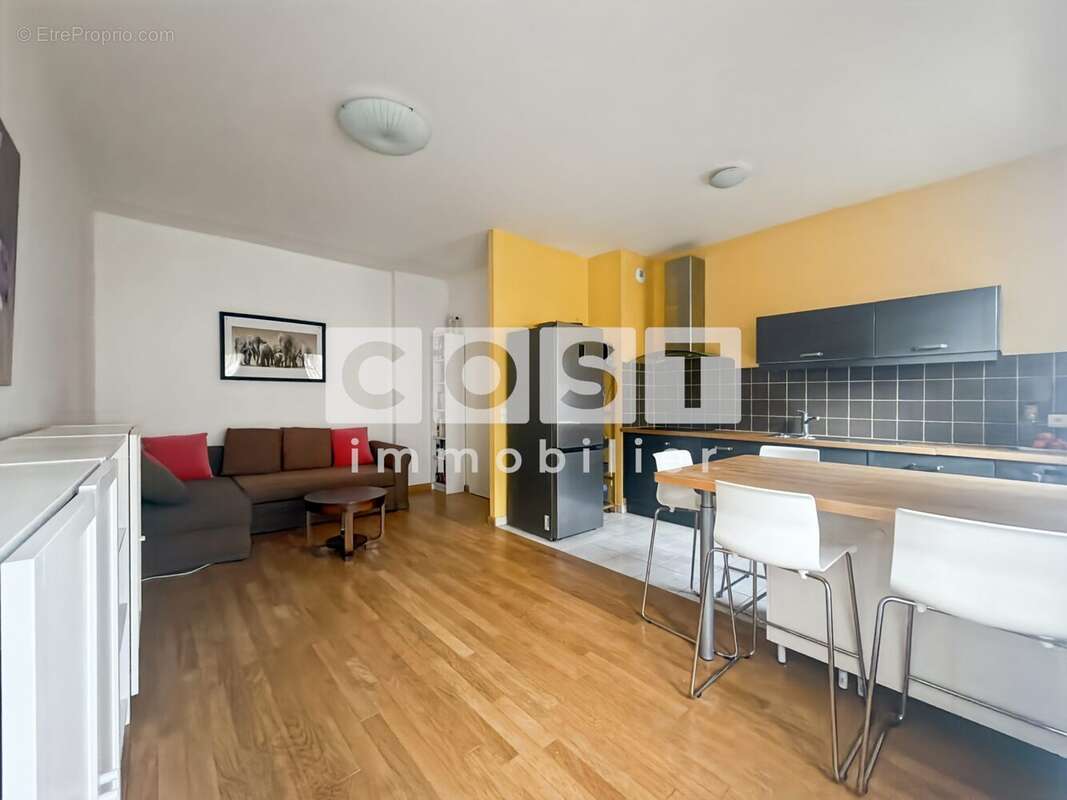 Appartement à LA GARENNE-COLOMBES