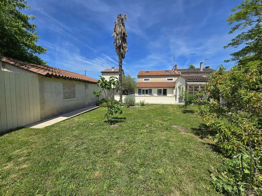 Maison à PINEUILH