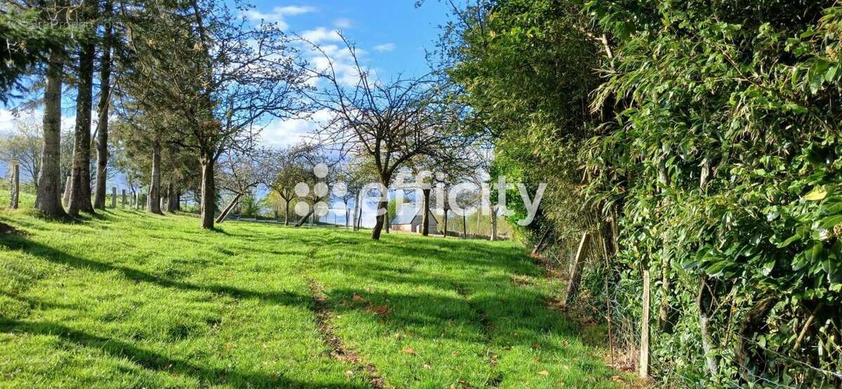 Maison à SAINT-SEVER-CALVADOS