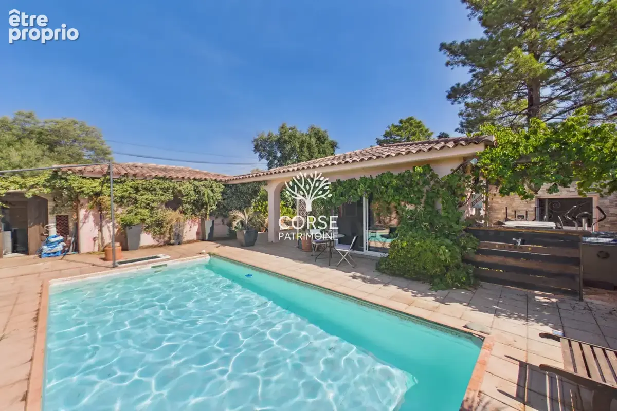 Maison à rénover avec piscine au calme - photo 13