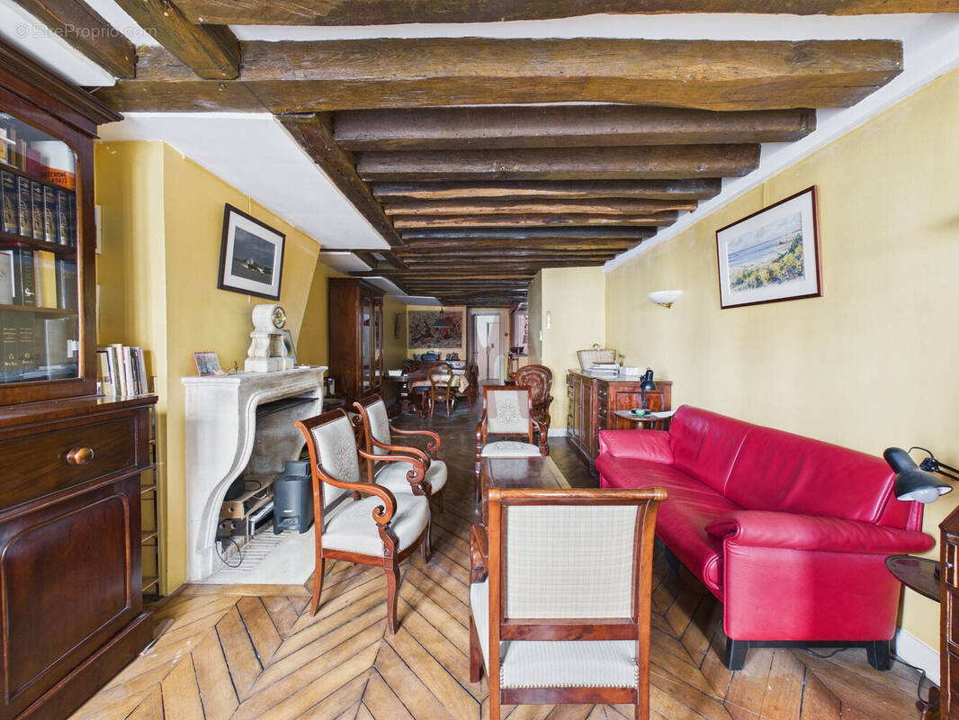 Appartement à PARIS-1E