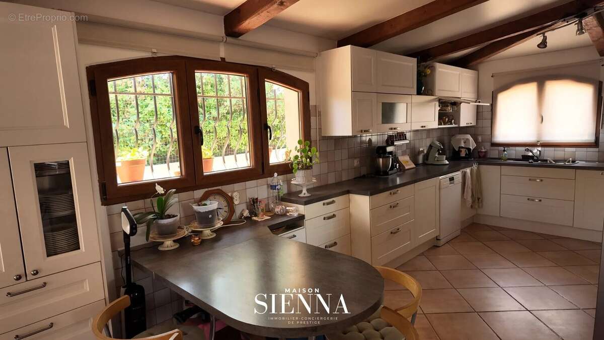 Maison 135 m² à La Seyne-Sur-Mer  - photo 8