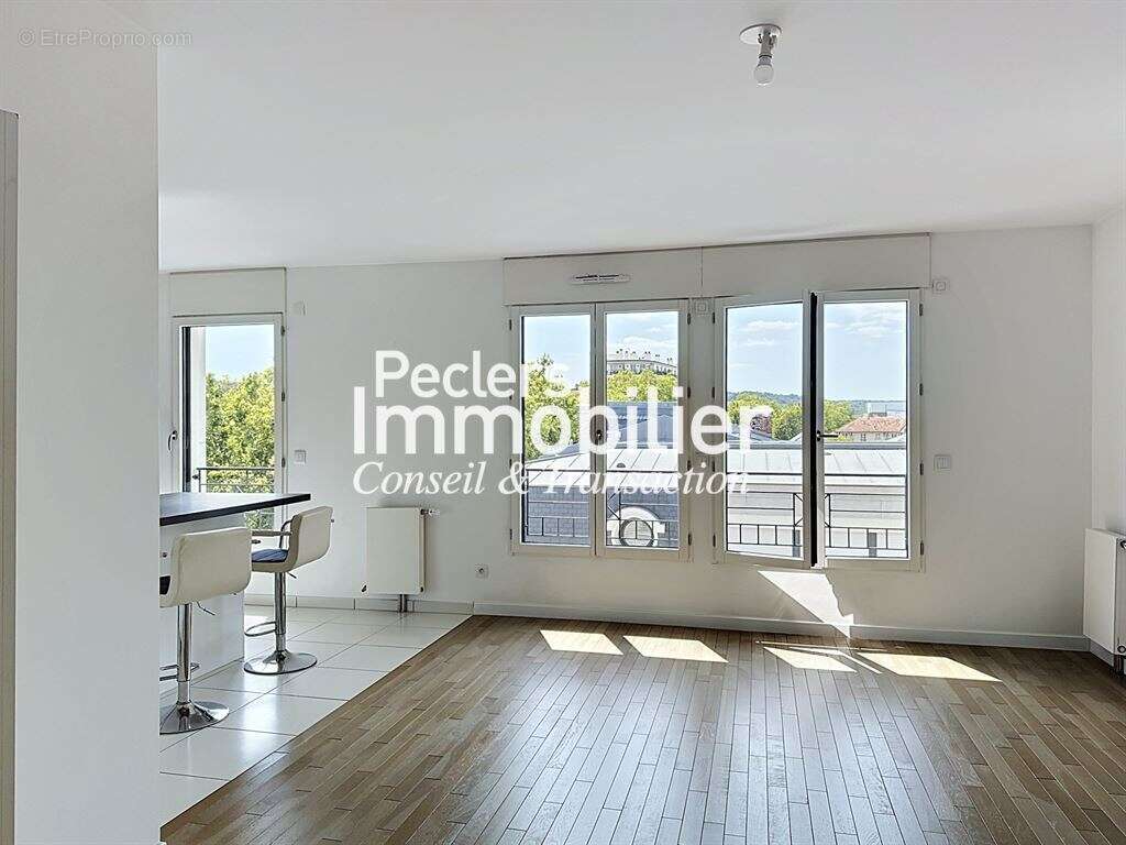 Rueil-Malmaison – Centre Ville - Parc de l'amitié - Bel appartement 3 pièces dernier étage de 74,93 - photo 4