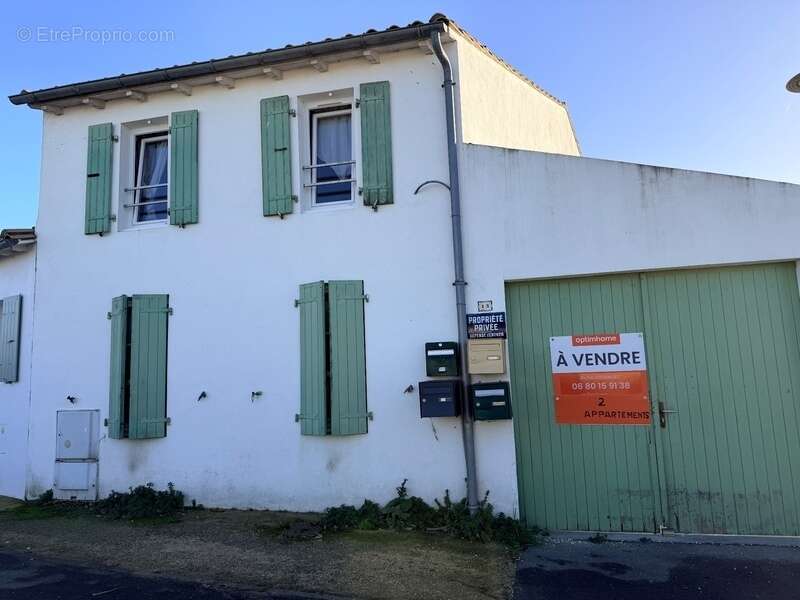 Appartement à LA FLOTTE