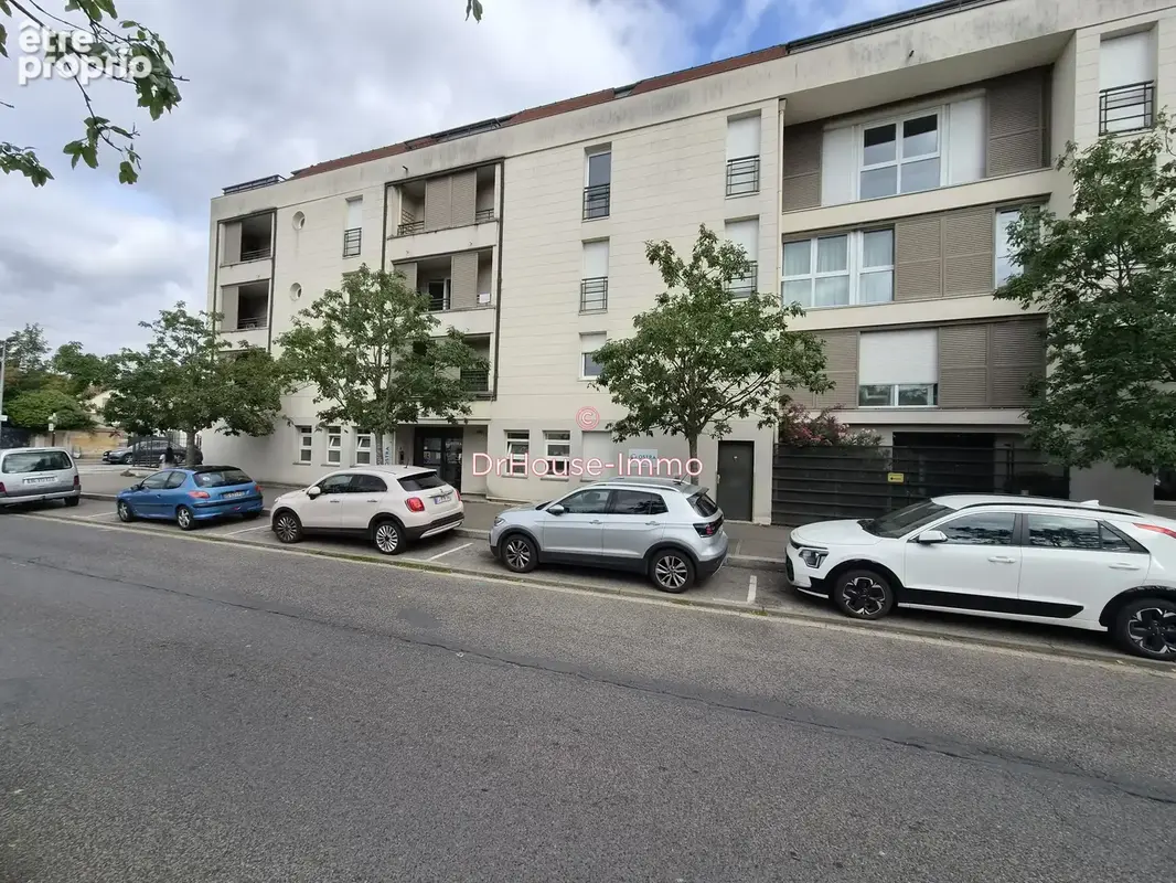Appartement à LES MUREAUX