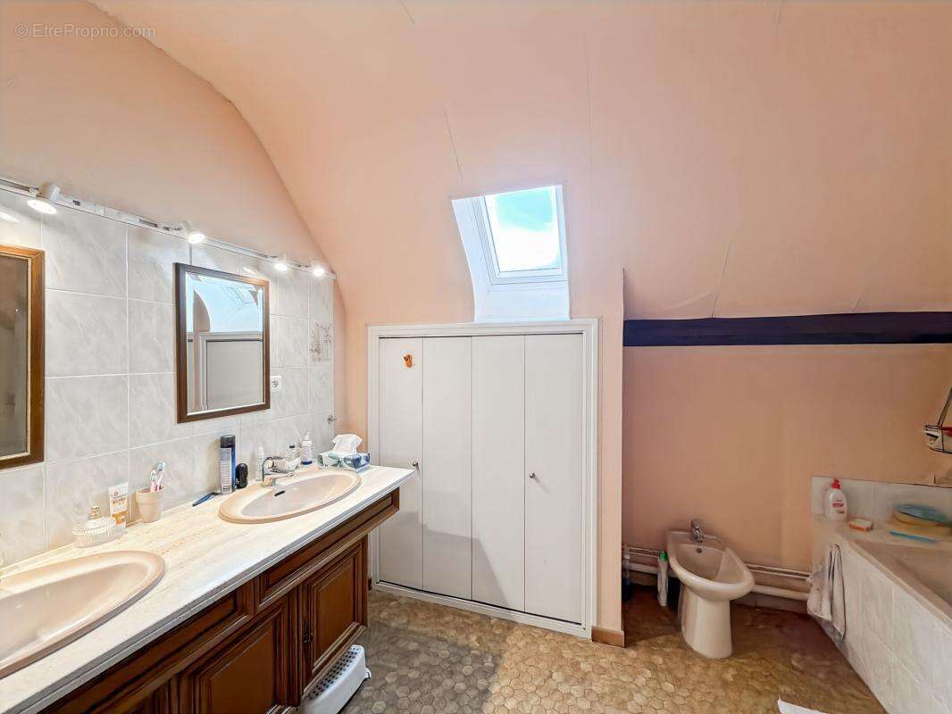 Maison à JOUY-LE-POTIER