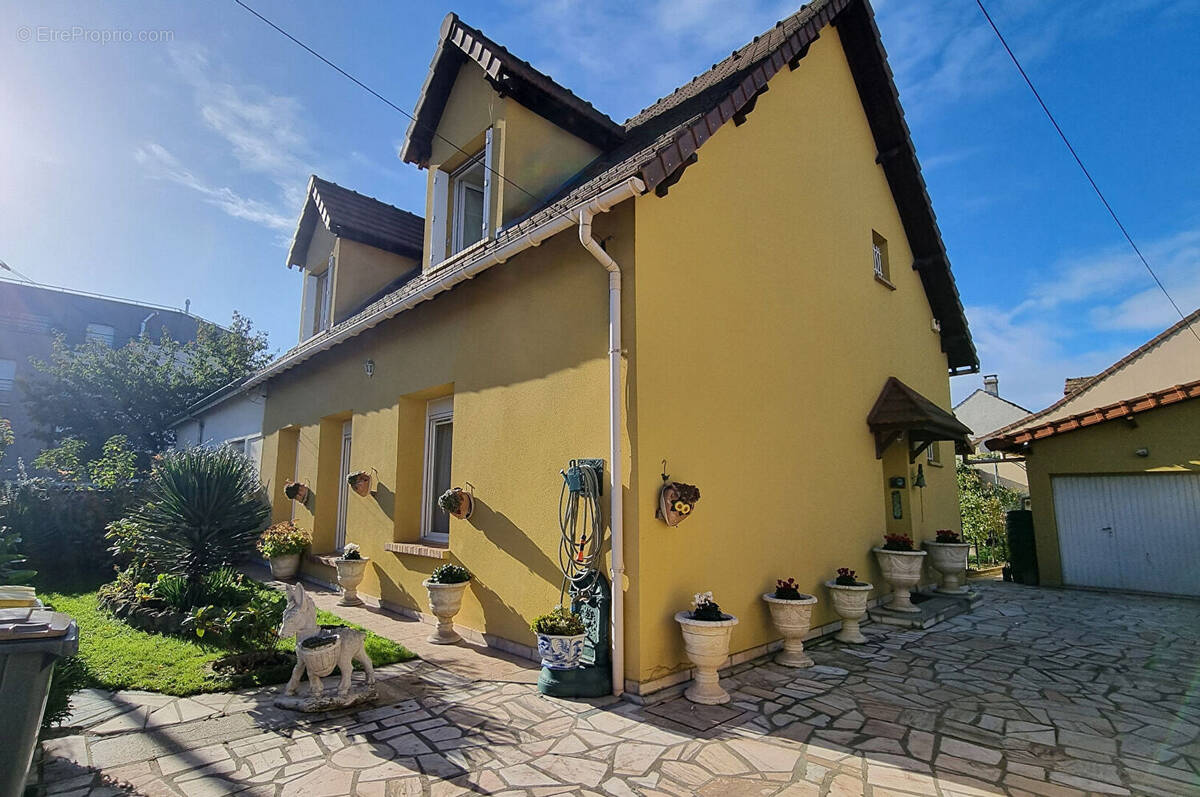 Maison à HOUILLES