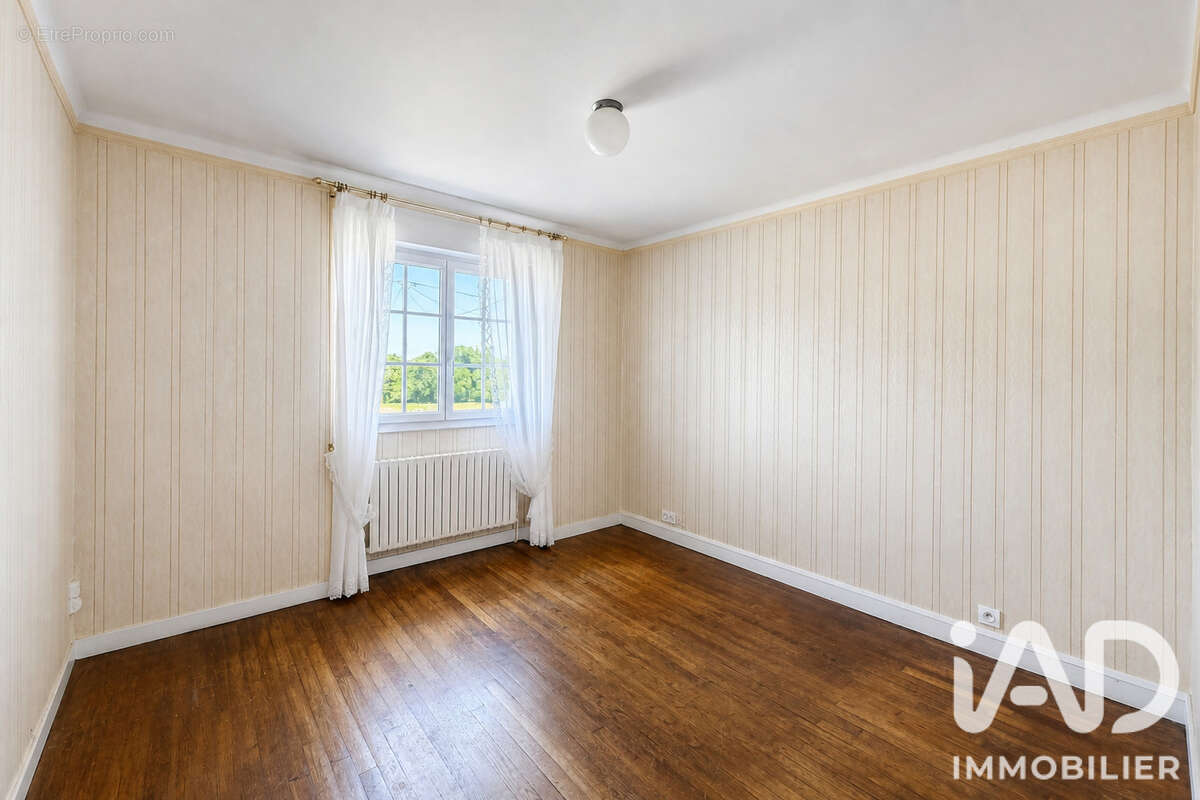 Maison 130 m² à Peillac  - photo 8