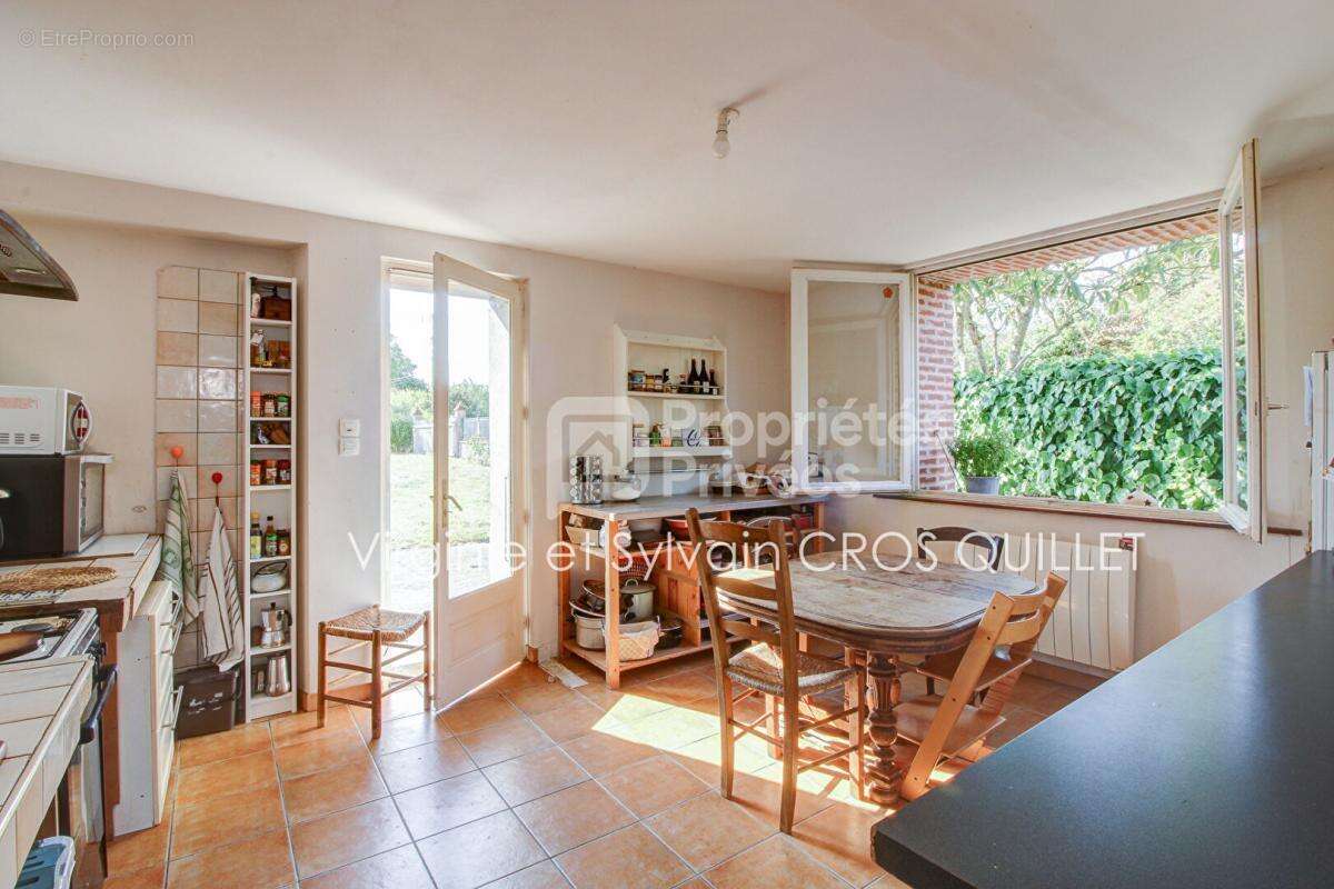 Maison de caractère secteur Lavaur 255 m2 + annexes sur grande parcelle - photo 3