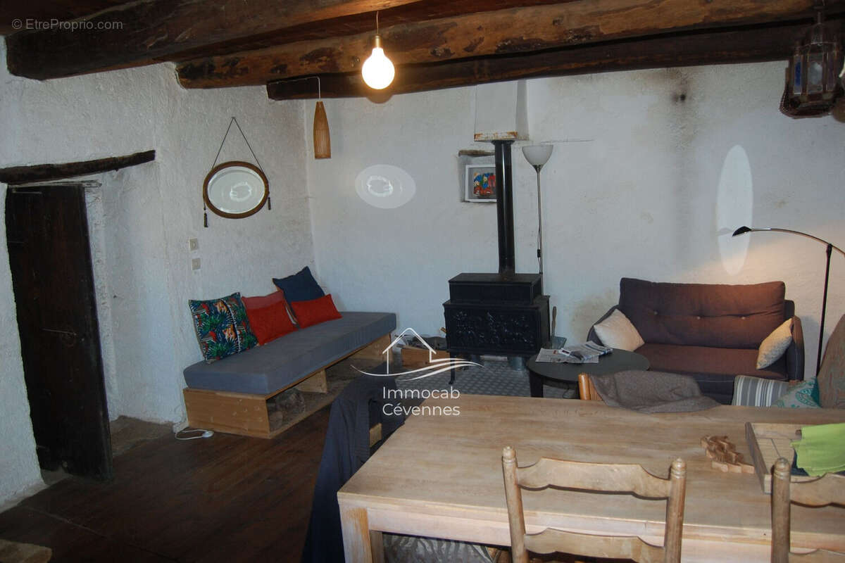 Maison à LE COLLET-DE-DEZE