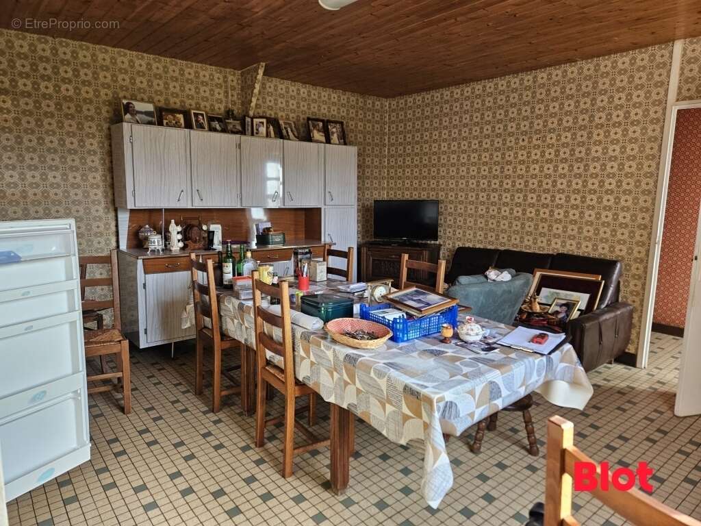 Maison à LECOUSSE