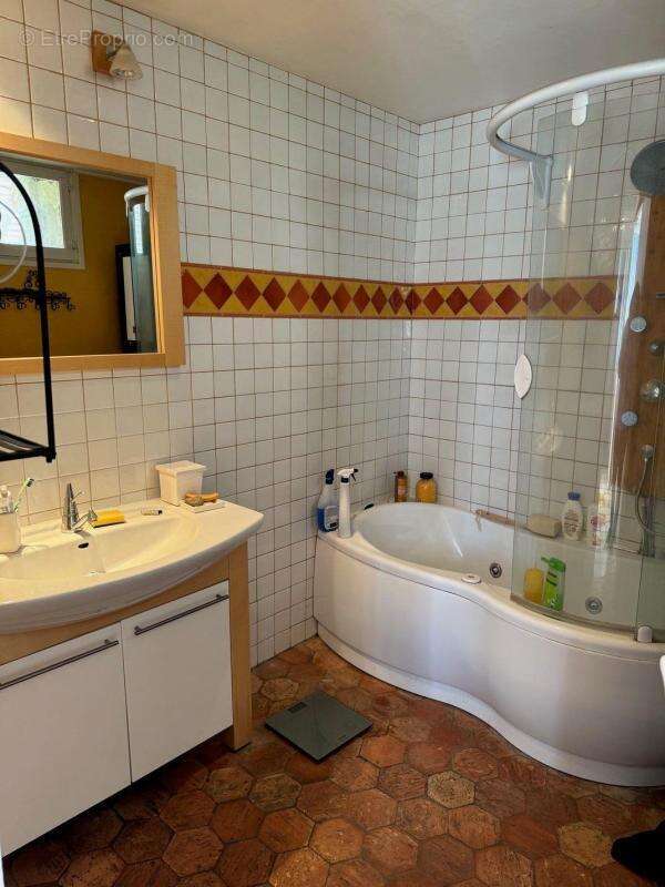 Maison à LA NEUVILLE-ROY