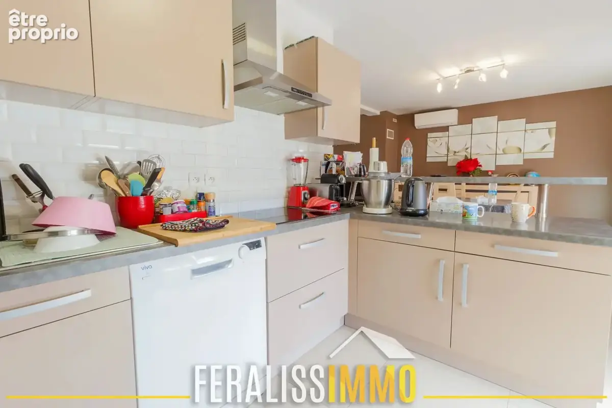 Secteur idéal pour cette belle maison récente de 4 chambres. - photo 4