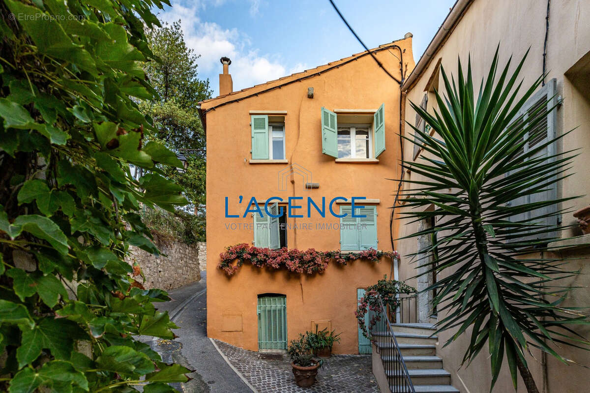 Maison à HYERES